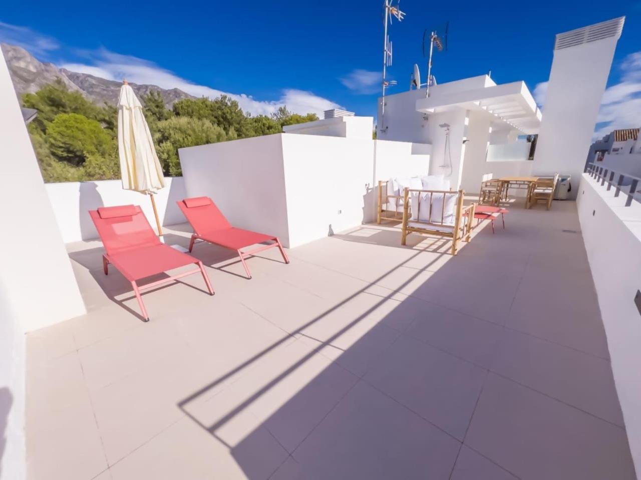 Penthouse On The Golden Mile Marbella Bagian luar foto