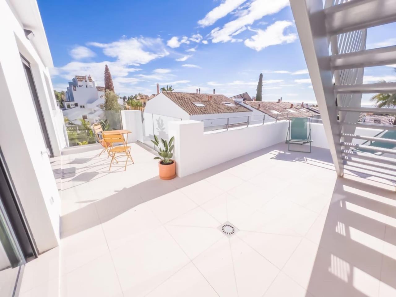 Penthouse On The Golden Mile Marbella Bagian luar foto